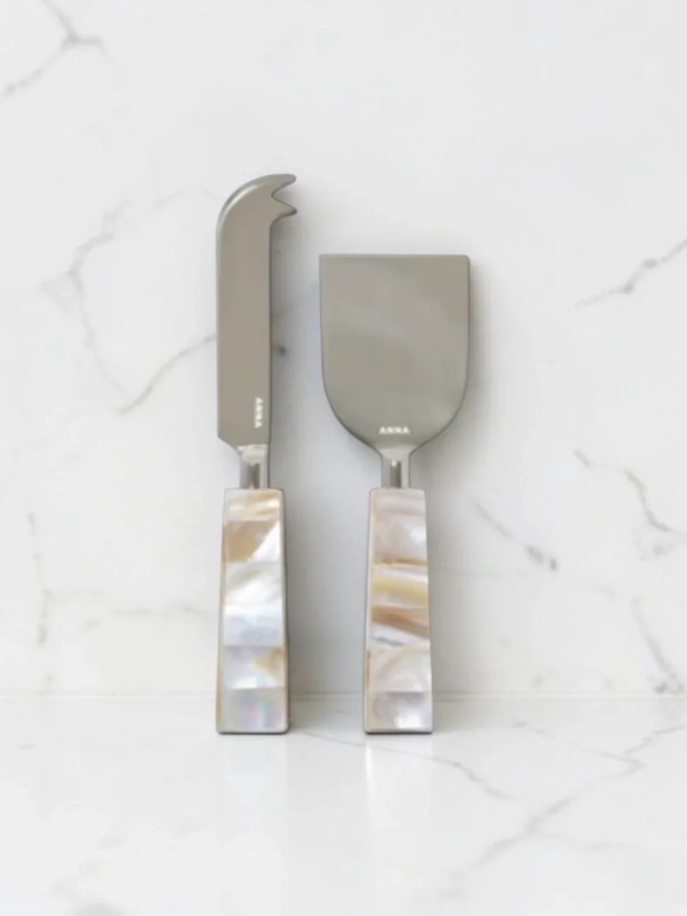 ANNA Mother-of-Pearl Handle Cheese Knife Set - Iridescent White and Cream